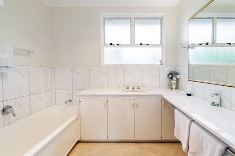 Photo of property in 61 Sheridan Drive, New Lynn, Auckland, 0600