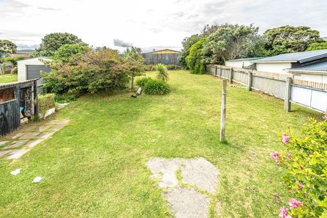 Photo of property in 16 Aotea Street, Castlecliff, Whanganui, 4501