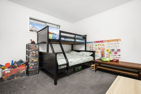 Photo of property in 15 Lamborn Drive, Papakura, 2110