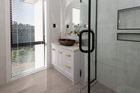 Photo of property in 83 Griggs Road, East Tamaki Heights, Auckland, 2016