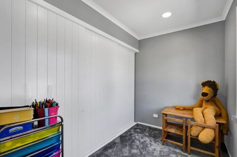 Photo of property in 132 Govett Avenue, Frankleigh Park, New Plymouth, 4310