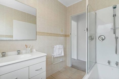 Photo of property in 1/48a Mellons Bay Road, Mellons Bay, Auckland, 2014