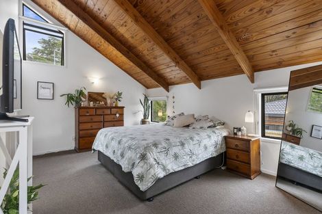 Photo of property in 50 Lagoon Way, West Harbour, Auckland, 0618