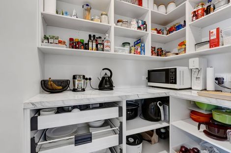 Photo of property in 54 Denby Road, Hawera, 4672