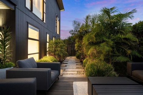 Photo of property in 20 Woodridge Drive, Stanmore Bay, Whangaparaoa, 0932