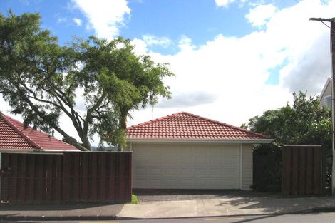 Photo of property in 2 Keru Place, Te Atatu South, Auckland, 0610