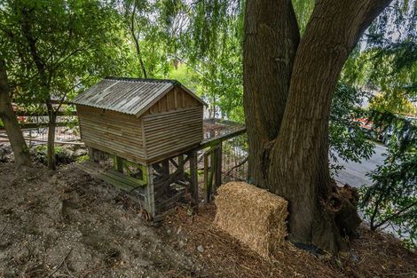 Photo of property in 6 Sandwich Road, Beckenham, Christchurch, 8023