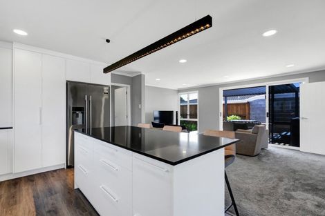 Photo of property in 132 Govett Avenue, Frankleigh Park, New Plymouth, 4310