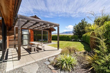 Photo of property in 18 Rannoch Drive, Jacks Point, Queenstown, 9371