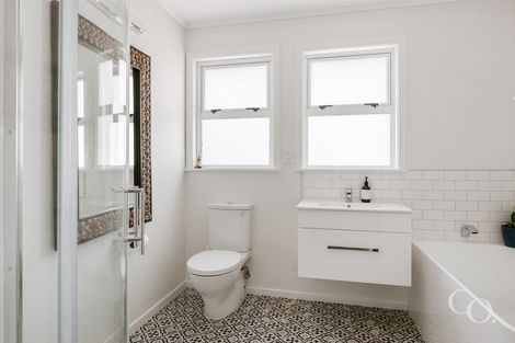 Photo of property in 12 Ngahere Street, Otumoetai, Tauranga, 3110