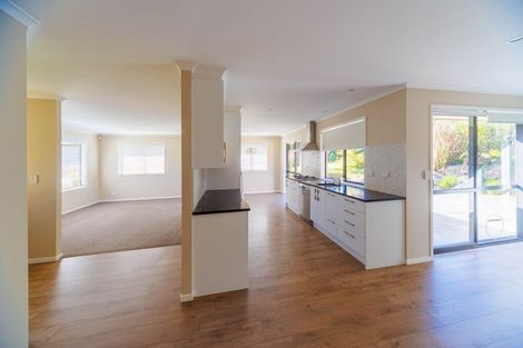 Photo of property in 5 Valley Fields Place, Pukekohe, 2120
