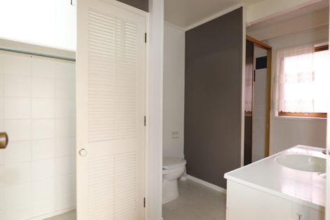 Photo of property in 11 Ganymede Place, Half Moon Bay, Auckland, 2012