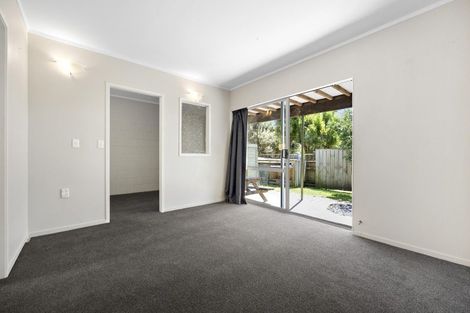 Photo of property in 12 Kawakawa-orere Road, Kawakawa Bay, Papakura, 2585