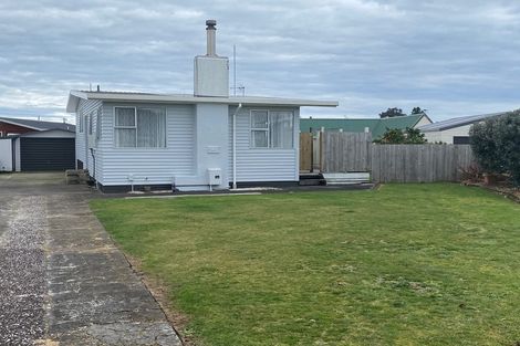Photo of property in 8 Clifton Drive, Waitara, 4320