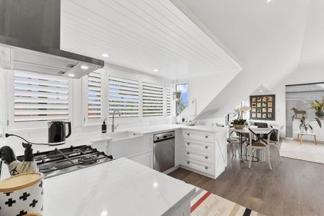 Photo of property in 3/56 Milford Road, Milford, Auckland, 0620