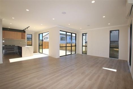 Photo of property in 22 Riroriro Road, Hobsonville, Auckland, 0616