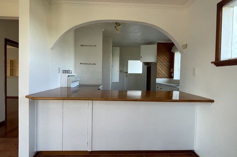 Photo of property in 9 Robert Street, Newlands, Wellington, 6037