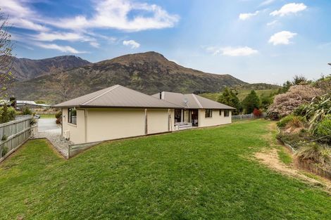 Photo of property in 28 Quill Street, Lake Hayes, Queenstown, 9304