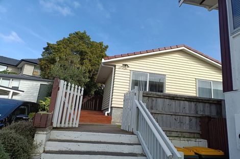 Photo of property in 25 Whiteacres Drive, Sunnyhills, Auckland, 2010