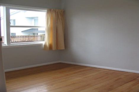 Photo of property in 28-30 Lake Pupuke Drive, Takapuna, Auckland, 0622