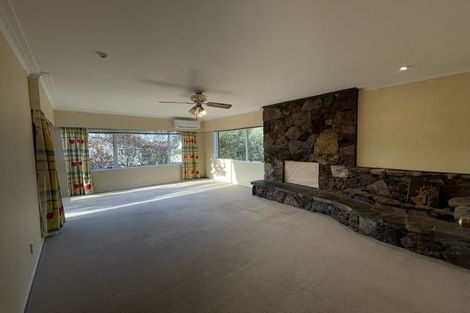 Photo of property in 11 Kathleen Street, Totara Vale, Auckland, 0627