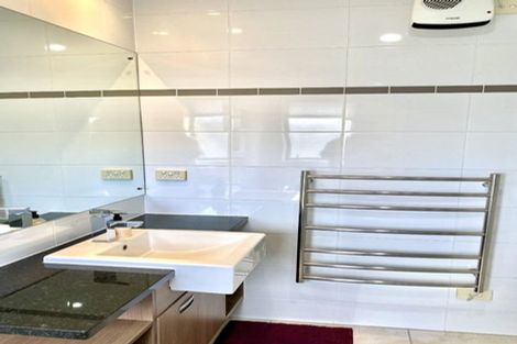 Photo of property in 56 Oakway Drive, Schnapper Rock, Auckland, 0632