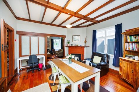 Photo of property in 8 Burns Avenue, Takaro, Palmerston North, 4412