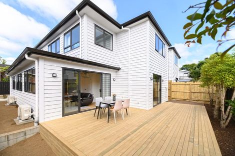 Photo of property in 15a Koromiko Street, New Lynn, Auckland, 0600