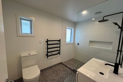 Photo of property in 117 Vodanovich Road, Te Atatu South, Auckland, 0610