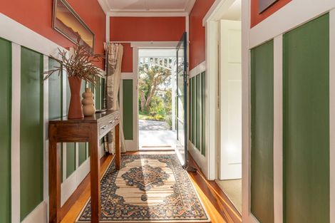Photo of property in 72 Wellington Road, Paekakariki, 5034