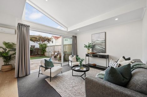 Photo of property in 3/6 The Parade, Island Bay, Wellington, 6023