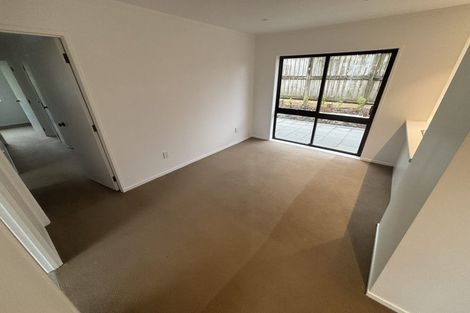 Photo of property in 14 Mark Edward Drive, Half Moon Bay, Auckland, 2012