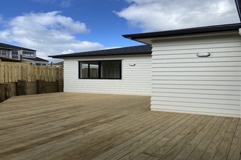 Photo of property in 35 Symes Drive, Red Beach, 0932