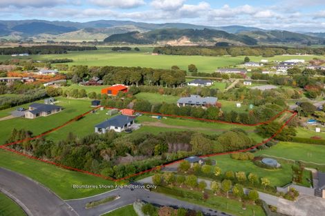 Photo of property in 12 Faydon Close, Ohau, Levin, 5570