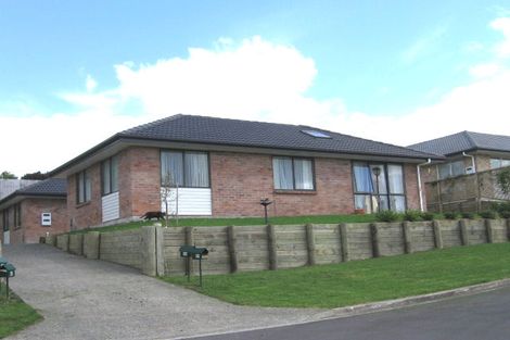 Photo of property in 37 Regents Park Place, Westgate, Auckland, 0614