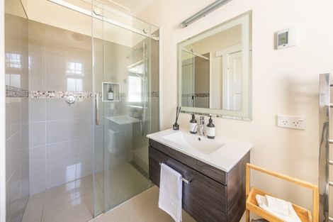 Photo of property in 16 Selwyn Crescent, College Estate, Whanganui, 4500