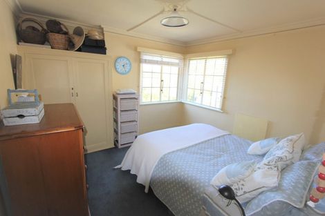 Photo of property in 11 Valpy Street, Saint Clair, Dunedin, 9012