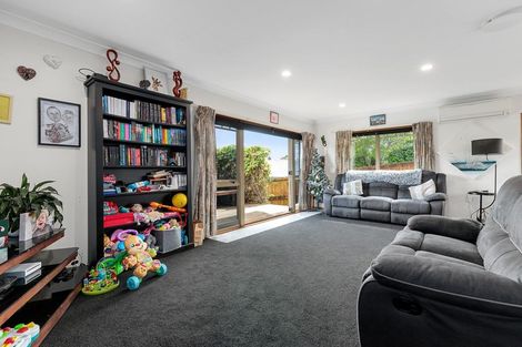 Photo of property in 53 Rototuna Road, Rototuna, Hamilton, 3210