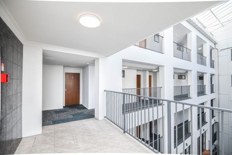 Photo of property in Atrium Towers, 8j/154 The Terrace, Wellington Central, Wellington, 6011