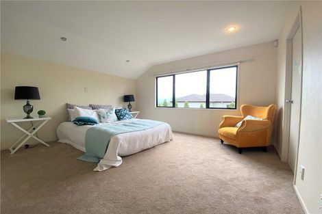 Photo of property in 16 Kilsyth Way, East Tamaki Heights, Auckland, 2016
