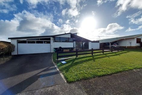 Photo of property in 8 Marchant Place, Westown, New Plymouth, 4310