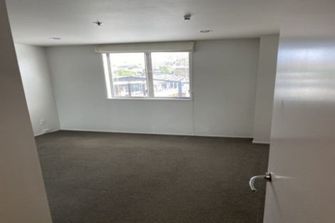 Photo of property in 2a/171 Hurstmere Road, Takapuna, Auckland, 0622