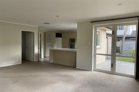 Photo of property in 72 Baverstock Road, Flat Bush, Auckland, 2016