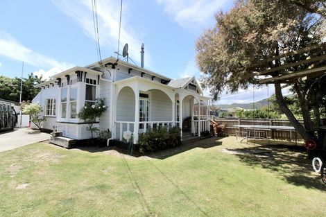 Photo of property in 30 Whites Line West, Woburn, Lower Hutt, 5010