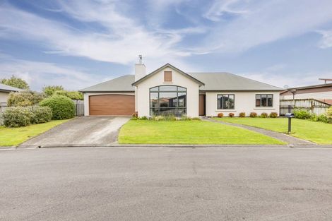 Photo of property in 14 Belgrove Place, Waipukurau, 4200