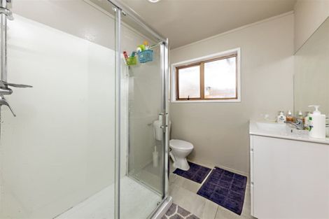 Photo of property in 2/76 Kenderdine Road, Papatoetoe, Auckland, 2025