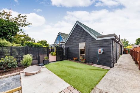 Photo of property in 9 Truscott Grove, Awapuni, Palmerston North, 4412