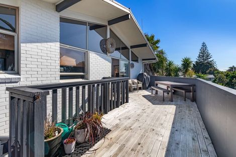 Photo of property in 62 Simpson Road, Papamoa Beach, Papamoa, 3118