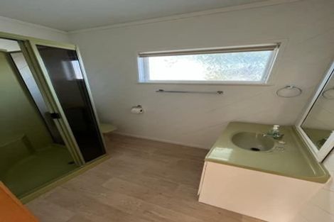 Photo of property in 9 Ellesmere Crescent, Pakuranga Heights, Auckland, 2010