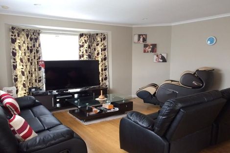 Photo of property in 28 Macnean Drive, East Tamaki Heights, Auckland, 2016